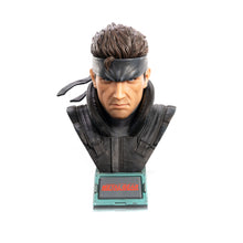 Load image into Gallery viewer, First 4 Figures Metal Gear Solid Solid Snake Life Bust Standard Polyresin Statue
