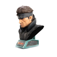 Load image into Gallery viewer, First 4 Figures Metal Gear Solid Solid Snake Life Bust Standard Polyresin Statue
