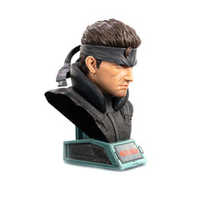 Load image into Gallery viewer, First 4 Figures Metal Gear Solid Solid Snake Life Bust Standard Polyresin Statue
